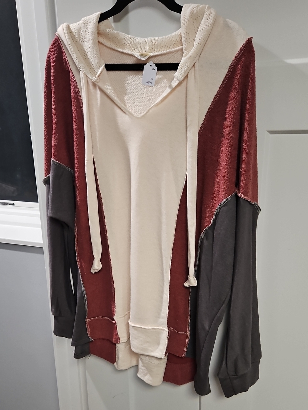 7th Ray Cream, Rust & Charcoal Colorblock V-Neck Hoodie Sweater